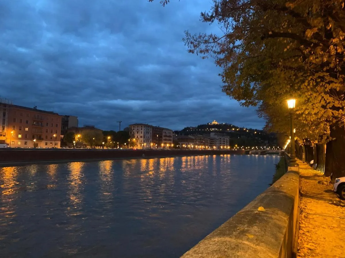 Riverview City Apartment Verona İtalya